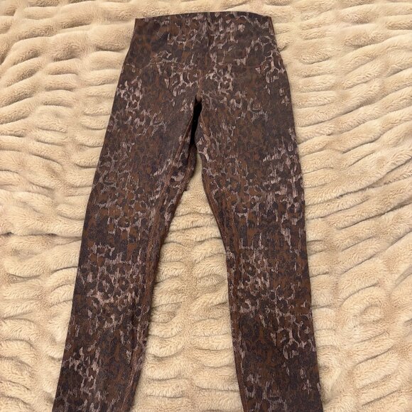 lululemon Align pant size 6 leopard - Picture 1 of 3